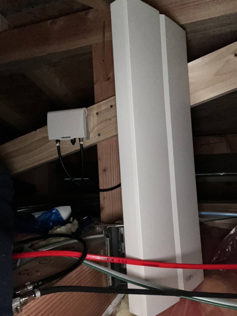 名古屋市昭和区長戸町のオープンハウス様　アンテナ配線がない屋根裏での地上波デジタル放送工事