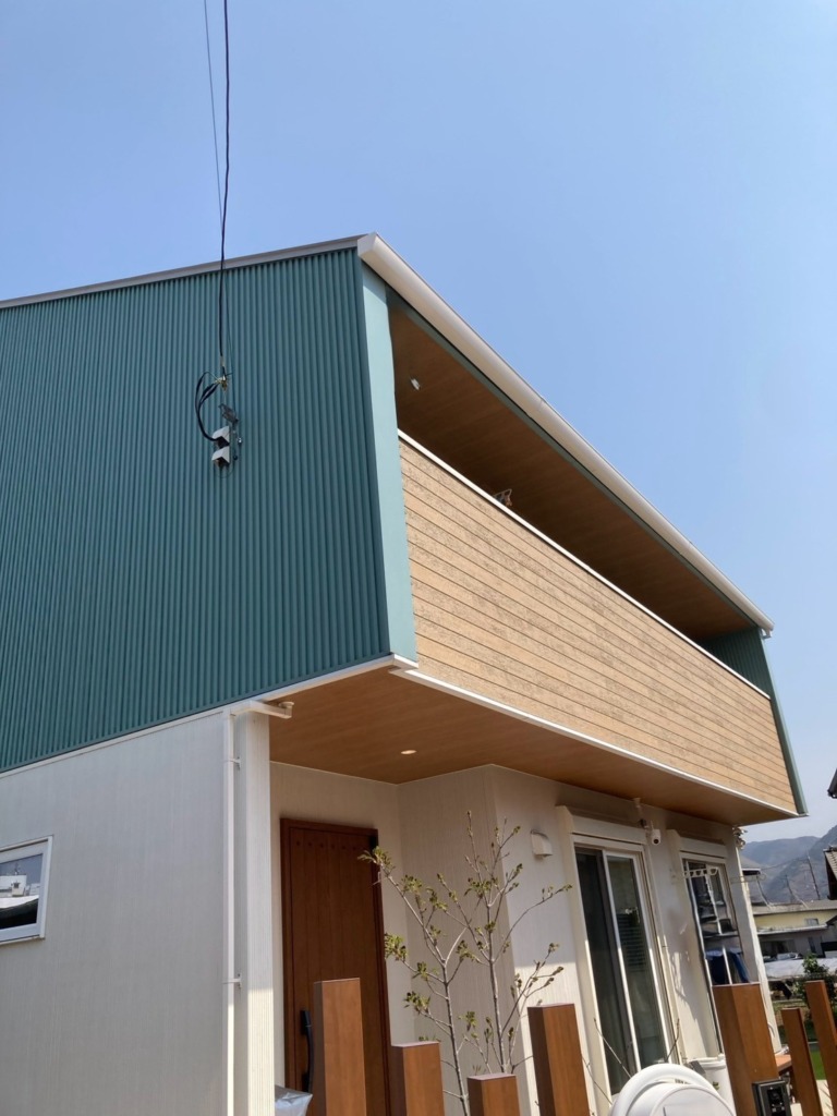 伊豆の国市南條の第一建設様既存住宅　光テレビから地上波デジタル放送デザインアンテナへの切り替え工事