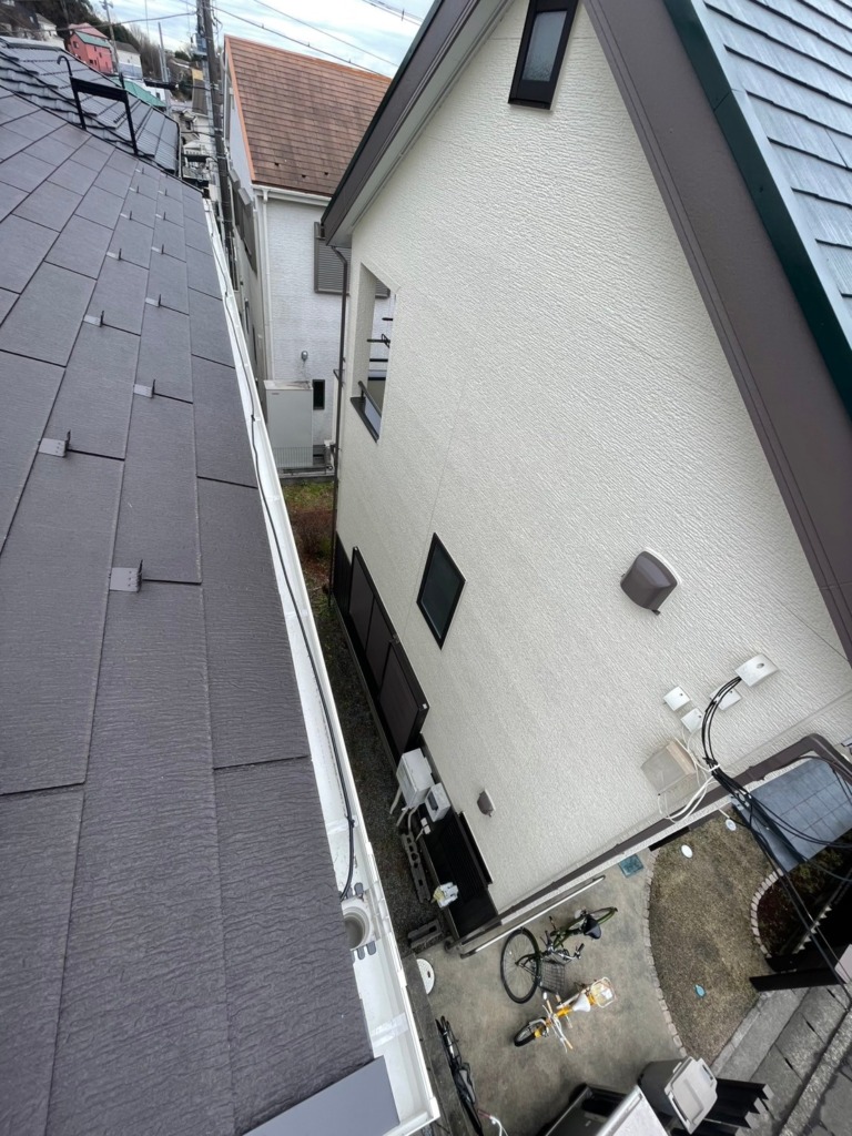 海老名市上今泉のホークワン様新築 垂直波用デザインアンテナ壁面工事