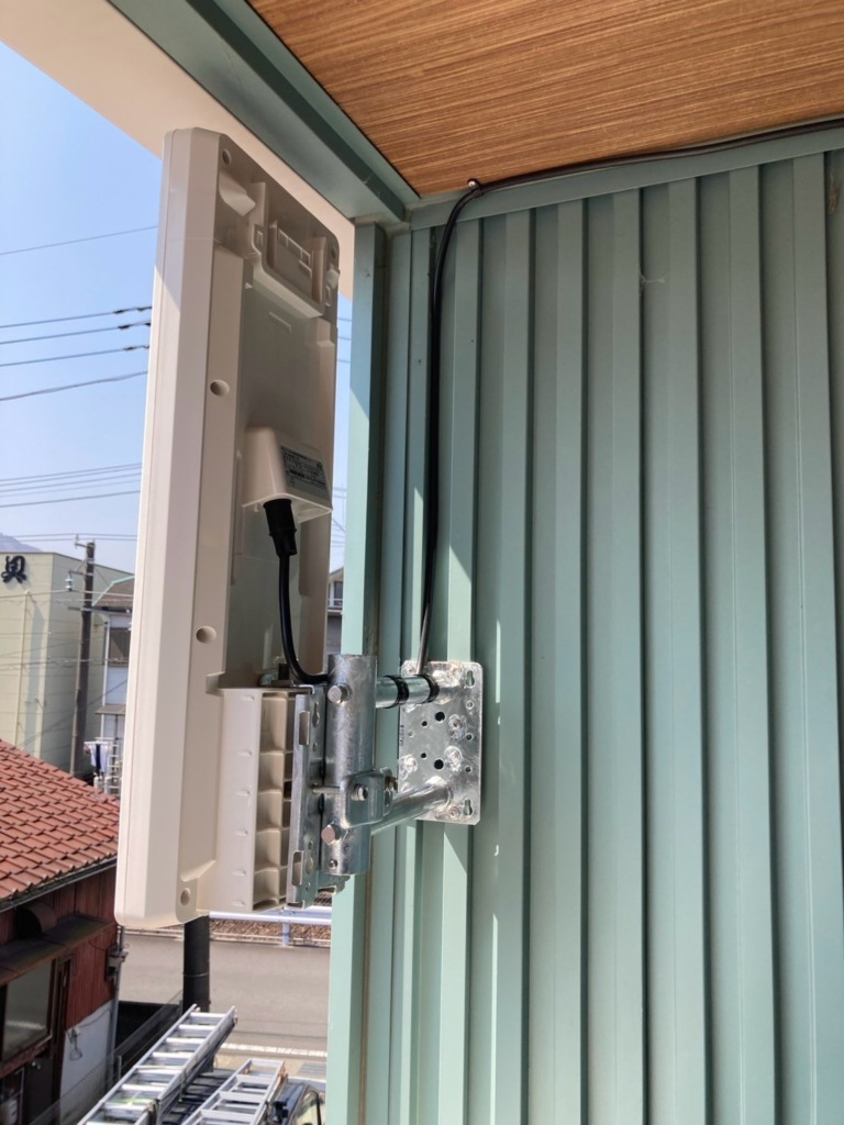伊豆の国市南條の第一建設様既存住宅　光テレビから地上波デジタル放送デザインアンテナへの切り替え工事