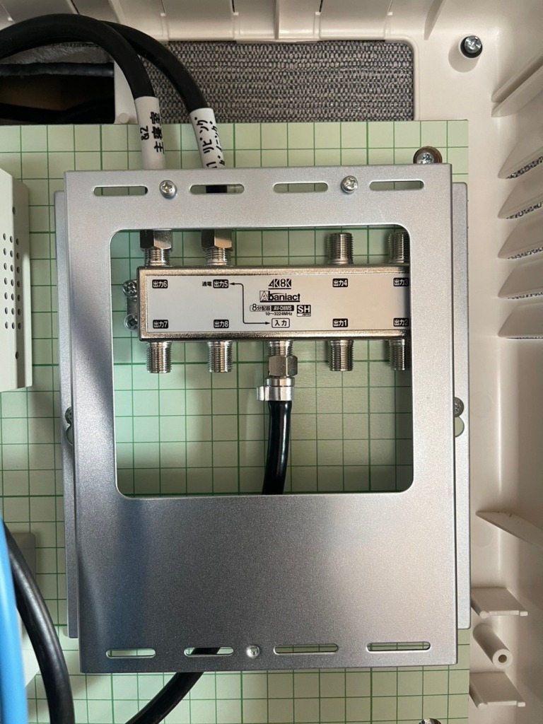 秦野市堀西のスウェーデンハウス様新築　2K4K8K対応BSと地デジ八木式アンテナ工事