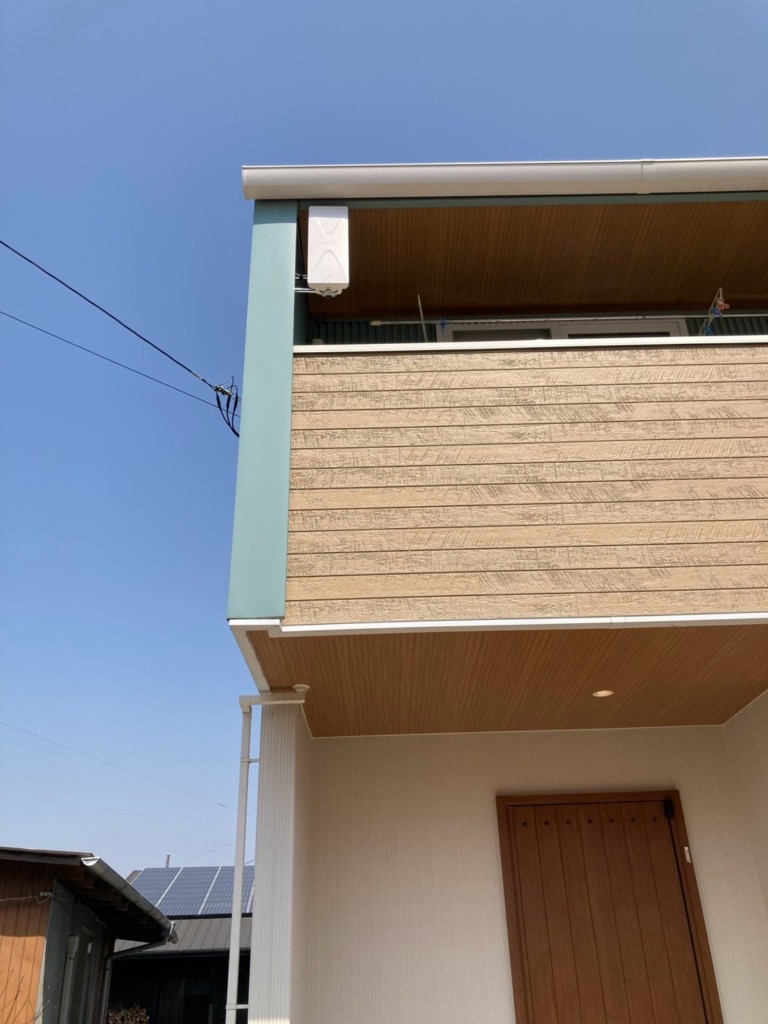 伊豆の国市南條の第一建設様既存住宅　光テレビから地上波デジタル放送デザインアンテナへの切り替え工事