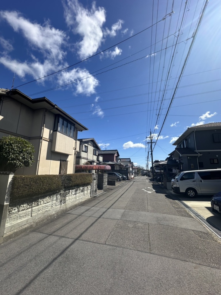 小牧市本庄の既存住宅で外から見えない地上波デジタル放送テレビアンテナ工事