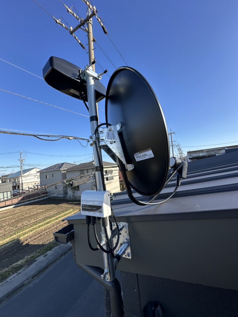 岩倉市稲荷町パシフィックホーム様　2K4K8K対応BSと地デジ小型フラットアンテナ新築アンテナ工事
