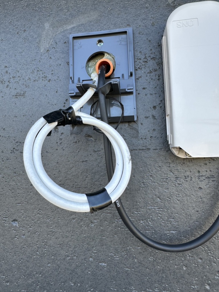 岩倉市稲荷町パシフィックホーム様　2K4K8K対応BSと地デジ小型フラットアンテナ新築アンテナ工事