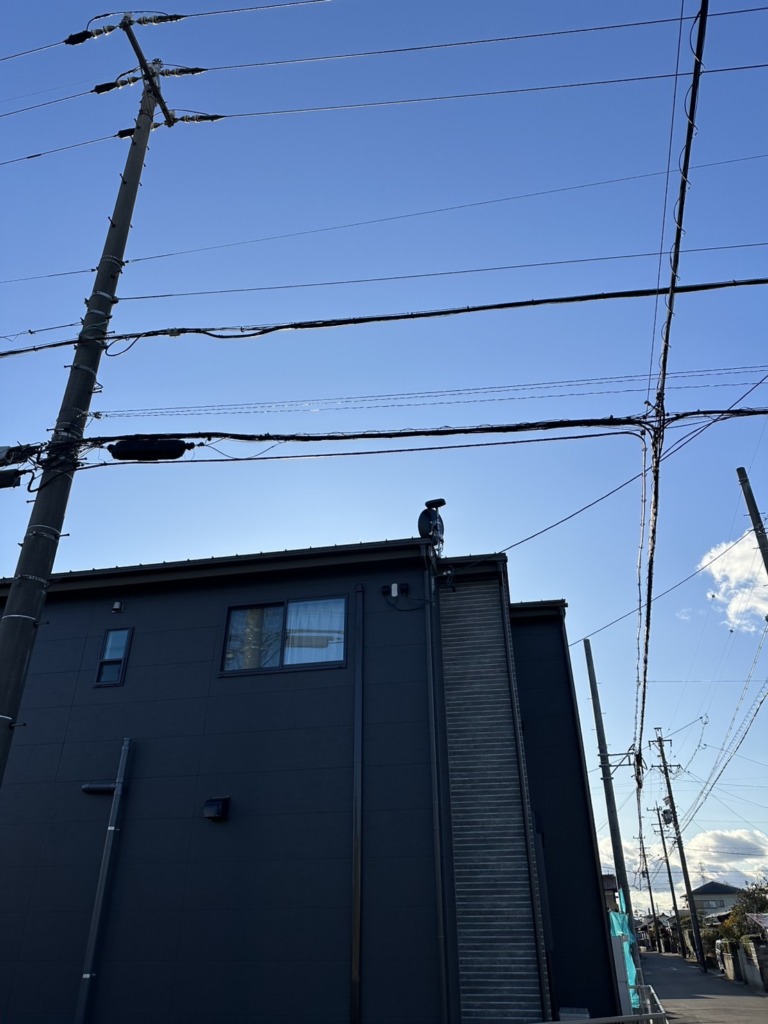 岩倉市稲荷町パシフィックホーム様　2K4K8K対応BSと地デジ小型フラットアンテナ新築アンテナ工事