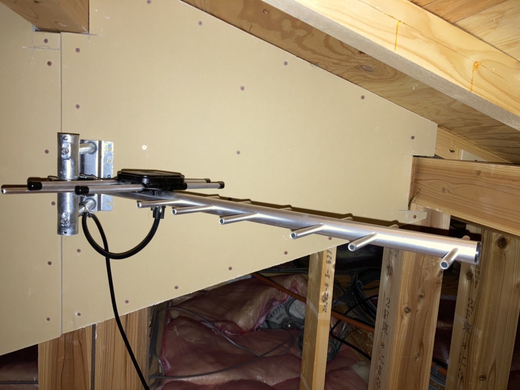 尾張旭市新居町のケイアイスター様新築　外から見えない地上波デジタル放送屋根裏アンテナ工事