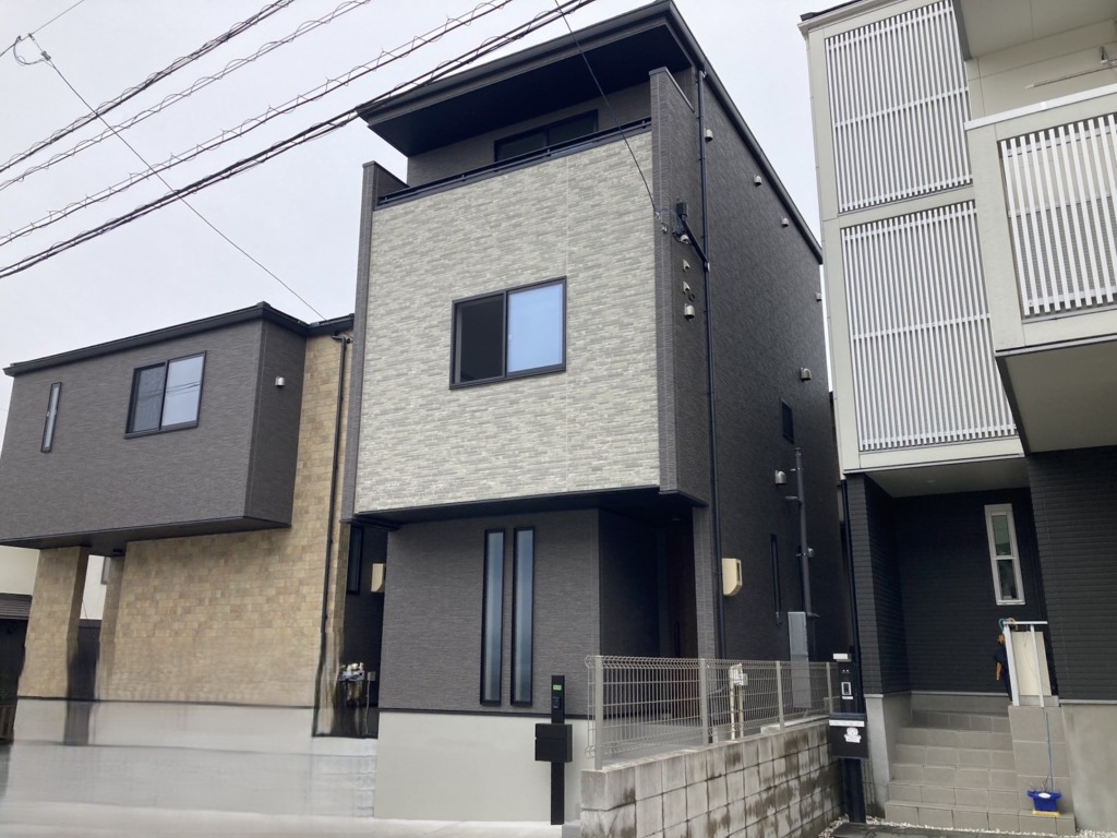 長久手市作田のオープンハウス様3階建て新築　台風でも安心の屋根裏アンテナ工事