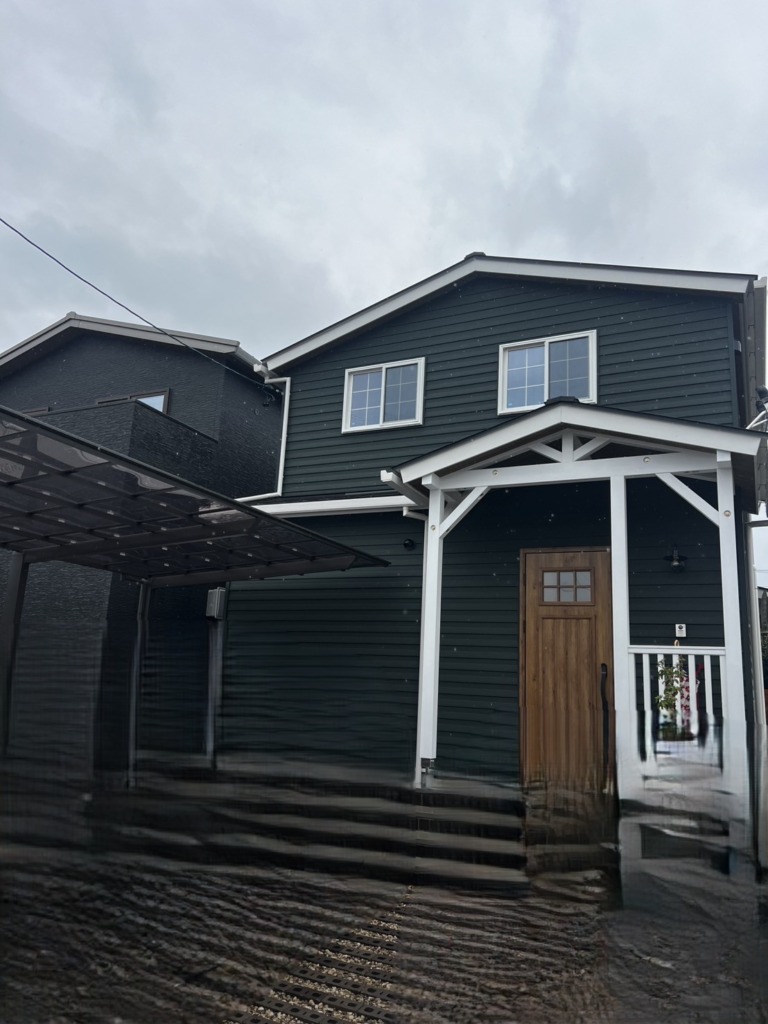 安城市根崎町のホロスホーム様新築 お洒落なデザインアンテナ壁面工事