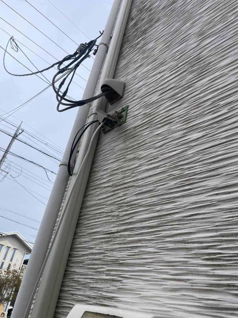 木津川市梅美台の光仕様の既存住宅での地上波デジタル放送テレビアンテナ工事