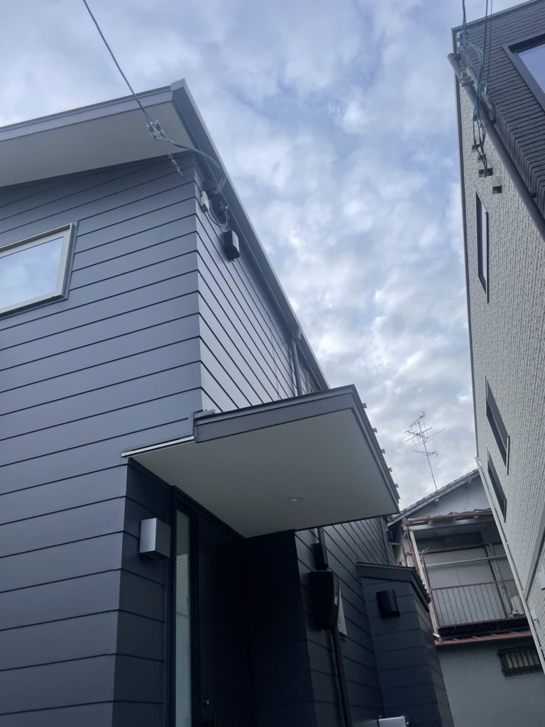 高槻市安岡寺町の新築に外から見えない地デジ屋根裏アンテナ工事