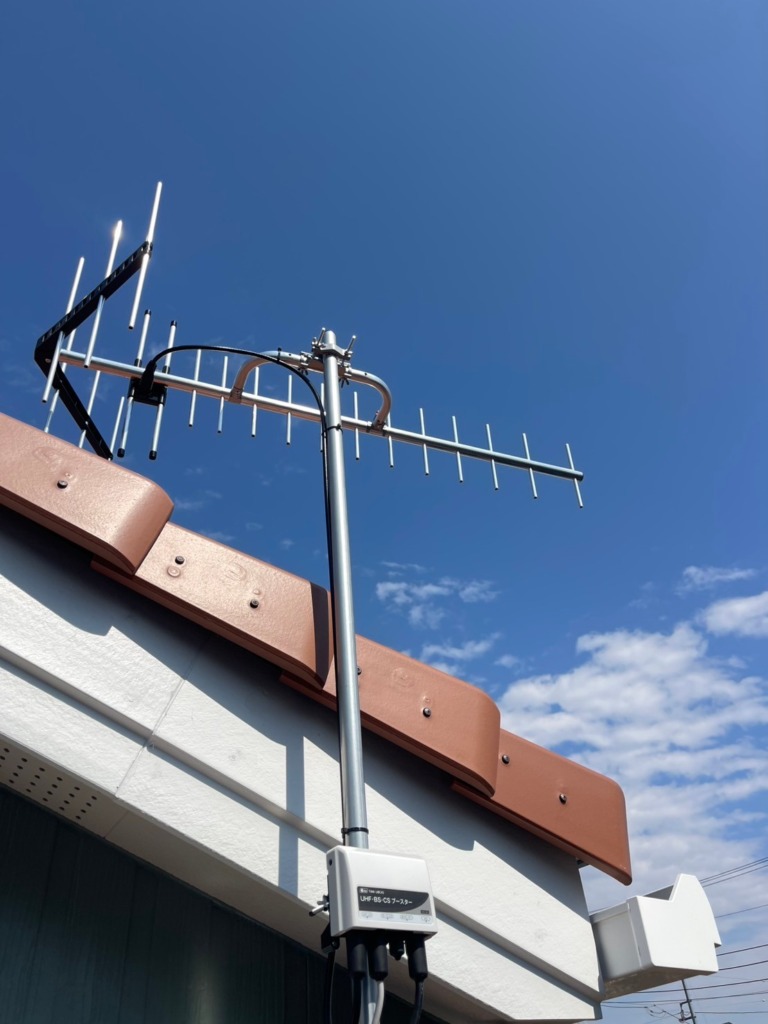 秦野市堀西のスウェーデンハウス様新築　2K4K8K対応BSと地デジ八木式アンテナ工事