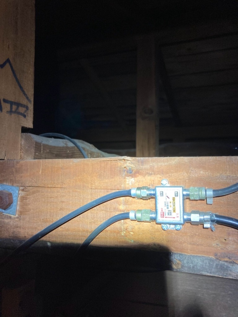 伊東市宇佐美の平屋既存住宅で台風でも安心の屋根裏テレビアンテナ工事