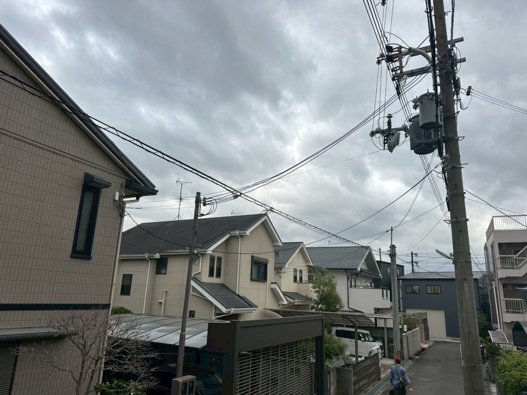 茨木市大池のタマホーム様新築平屋　お洒落な地上波デジタル放送デザインアンテナ壁面工事