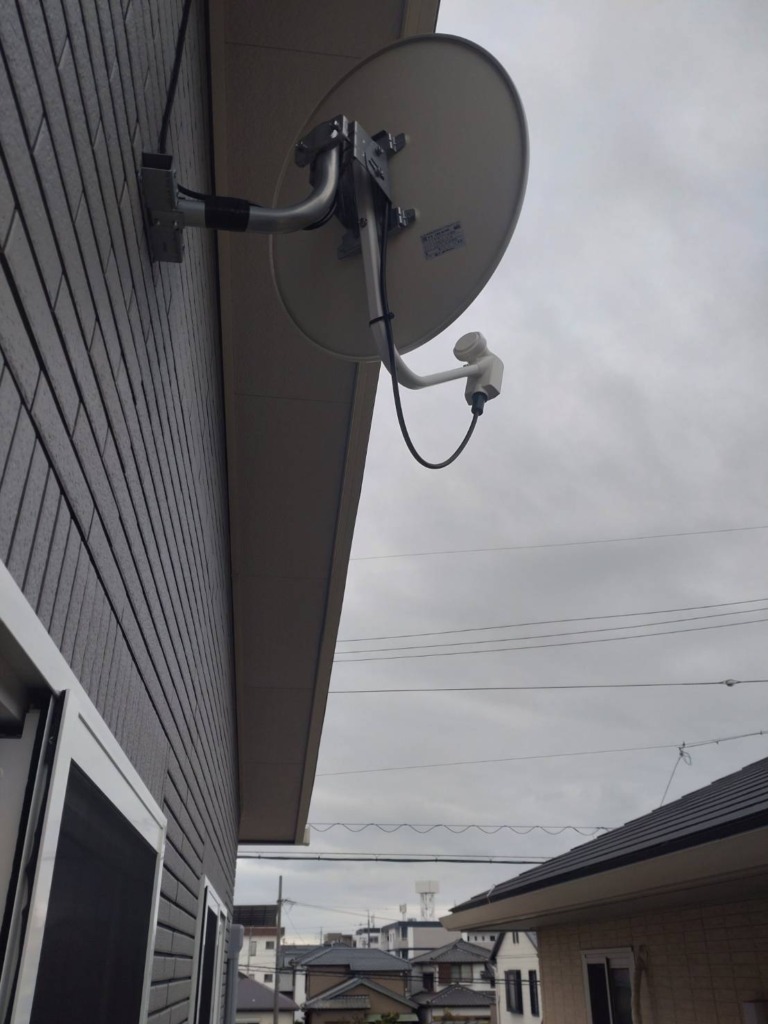 刈谷市稲葉町の一条工務店様新築　4K8K放送対応BSと地デジ屋根裏アンテナ工事