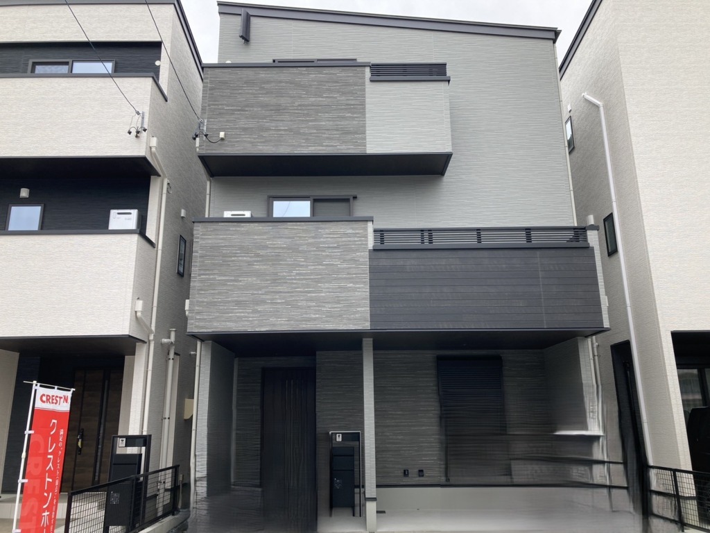 安城市横山町のクレストンホーム様新築　デザインアンテナ壁面工事