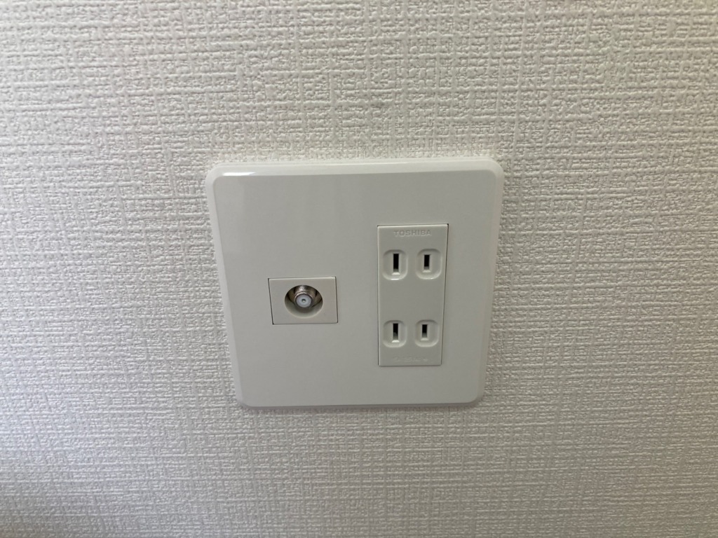 名古屋市港区小碓のアーネストワン様新築　4K8K対応BSと地デジ屋根裏アンテナ工事