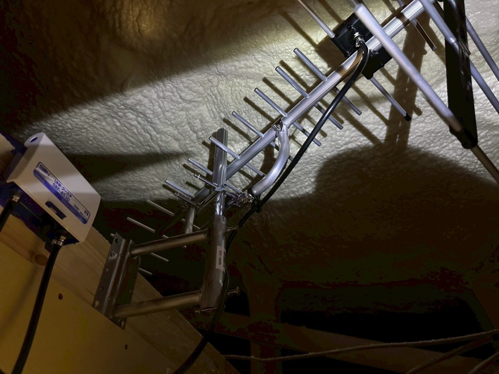 藤井寺市沢田のアイ工務店様新築　建物の外観が気にならない地デジ屋根裏アンテナ工事