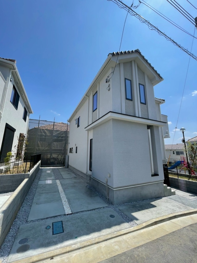 川崎市麻生区栗木台のさくら建設様新築　台風でも安心の地デジ屋根裏アンテナ工事