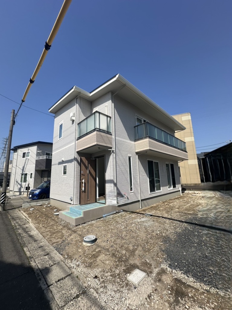 岐阜市本荘西の新築住宅で、お洒落なデザインアンテナ壁面工事