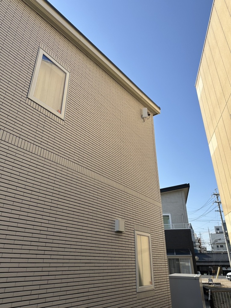 岐阜市本荘西の新築住宅で、お洒落なデザインアンテナ壁面工事
