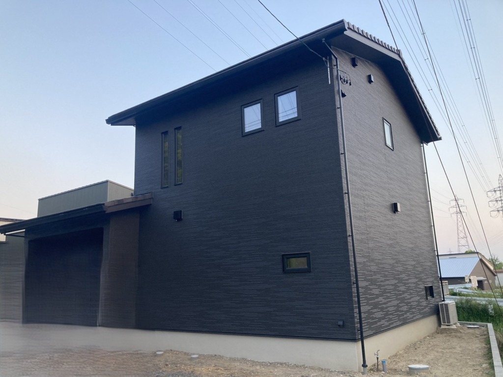 員弁郡東員町穴太のアイ工務店様新築　外から見えない屋根裏アンテナ工事