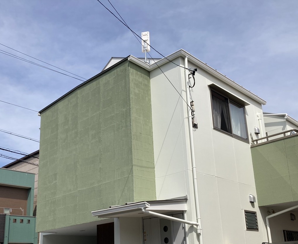 長久手市下川原の既存住宅　地上波デジタル放送デザインアンテナサイドベース工事