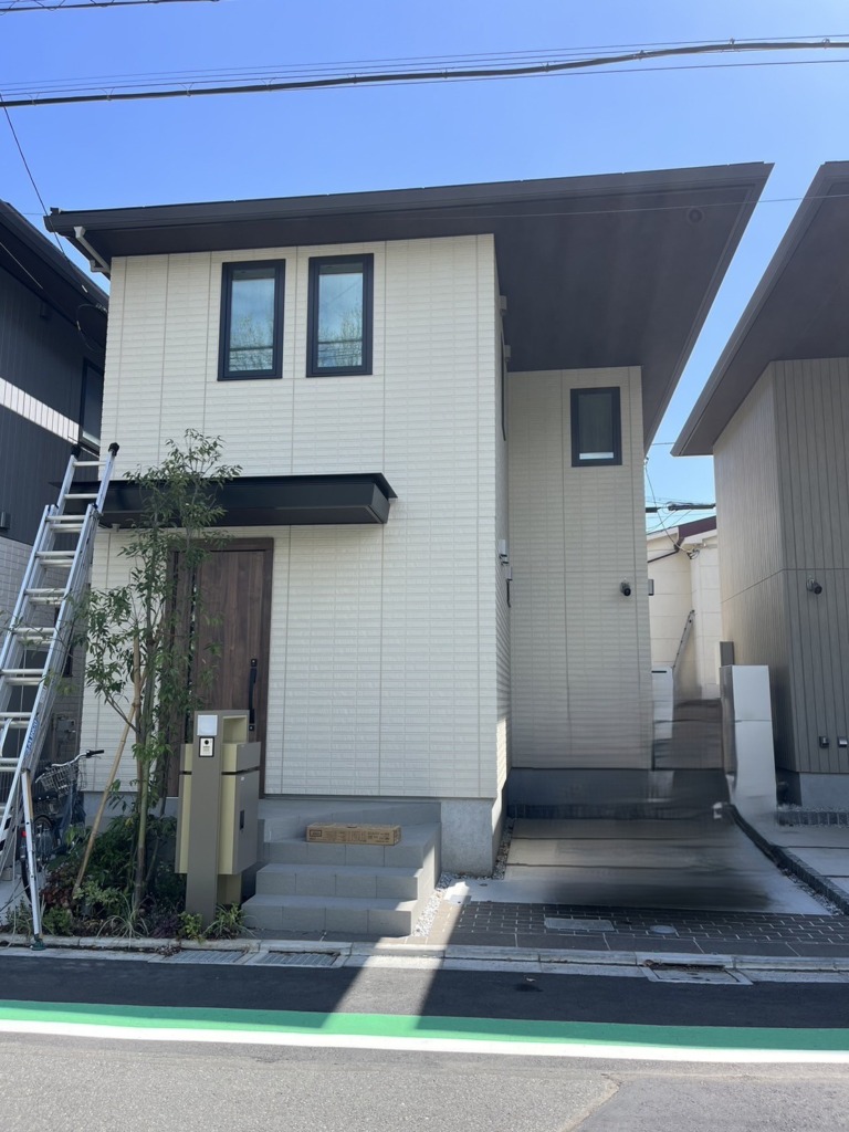府中市武蔵台の大和ハウス様新築　デザインアンテナ壁面工事