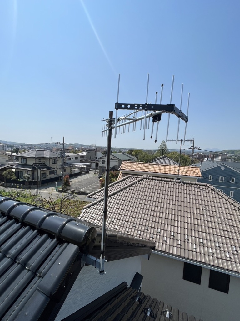 伊勢原市笠窪の既存住宅でE202　テレビ映らない　受信不良修理によるアンテナ交換