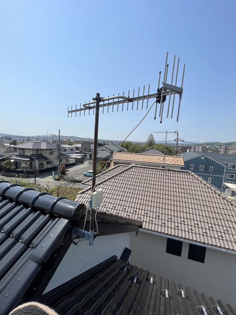 伊勢原市笠窪の既存住宅でE202　テレビ映らない　受信不良修理によるアンテナ交換
