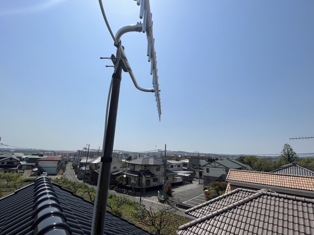 伊勢原市笠窪の既存住宅でE202　テレビ映らない　受信不良修理によるアンテナ交換