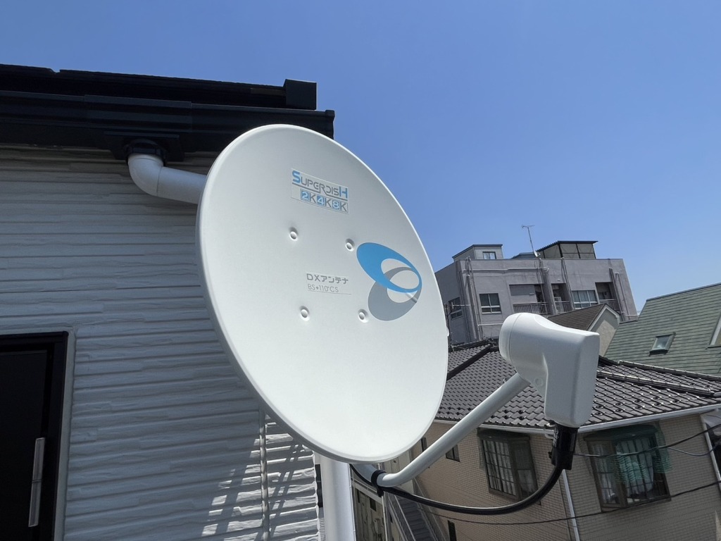 板橋区宮本町のオープンハウス様新築　4K8K放送対応BSと地デジデザインアンテナ壁面工事