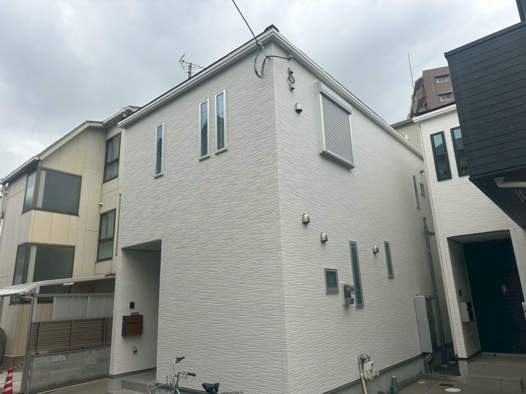 枚方市渚本町のオープンハウス様新築　厳しい電波状況のため八木式屋根馬アンテナ工事