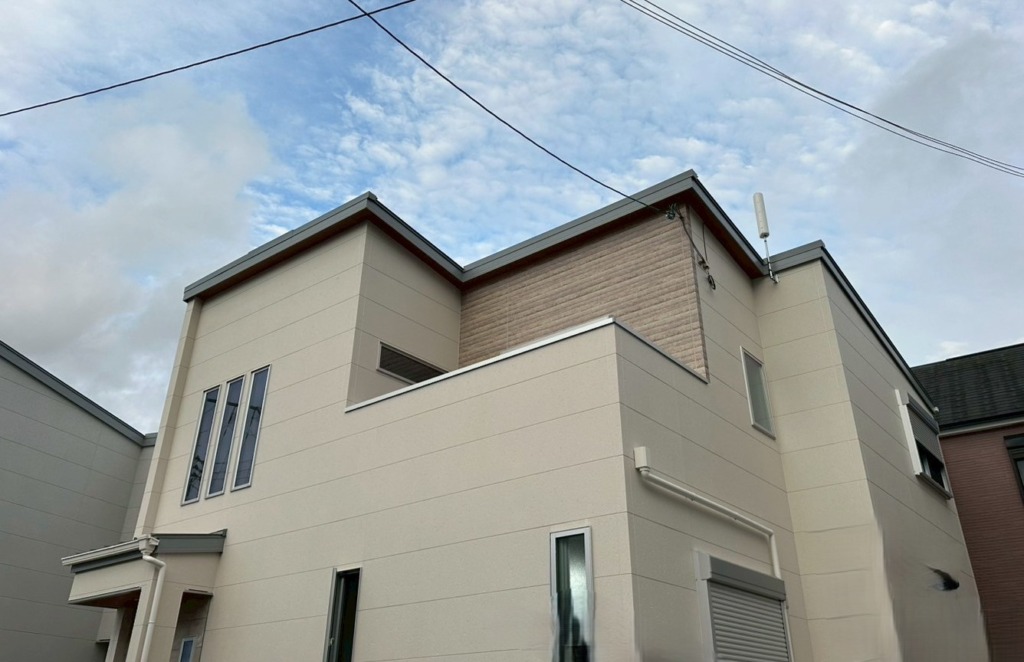 豊中市東豊中町の新築住宅　スタイリッシュなユニコーンアンテナ工事