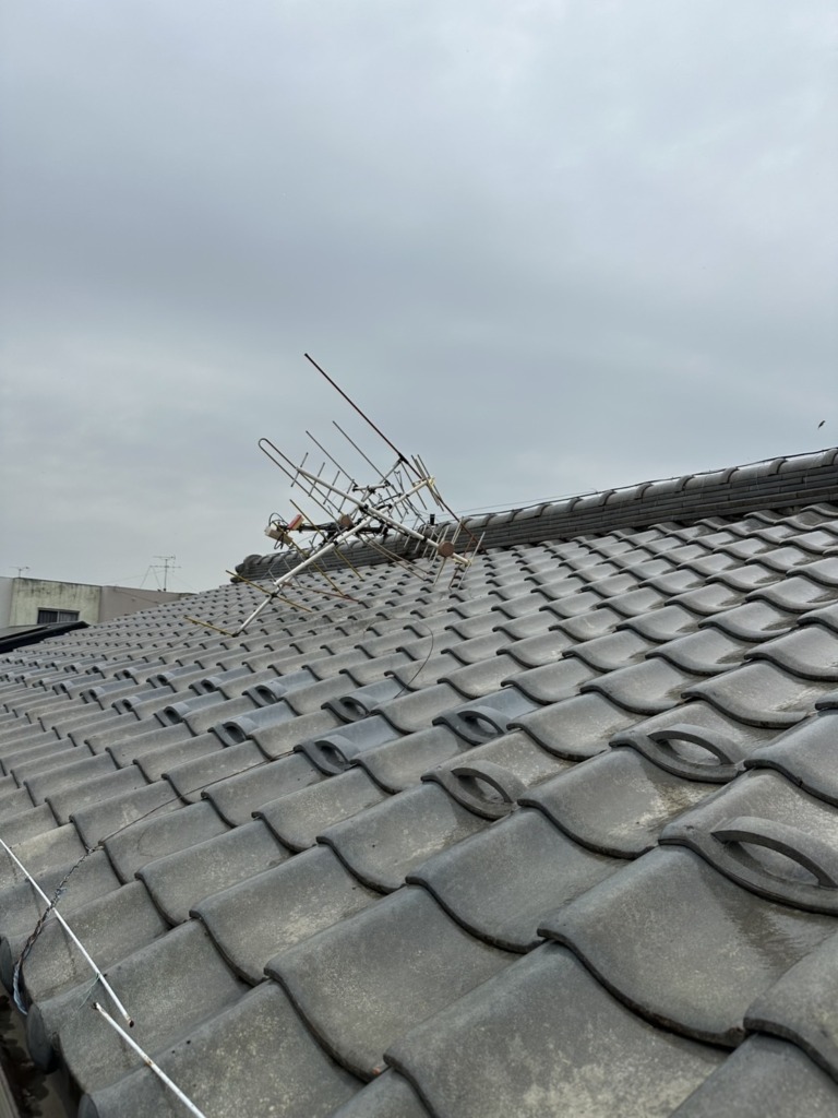 一宮市藤塚町の既存住宅 アンテナ倒壊による撤去工事