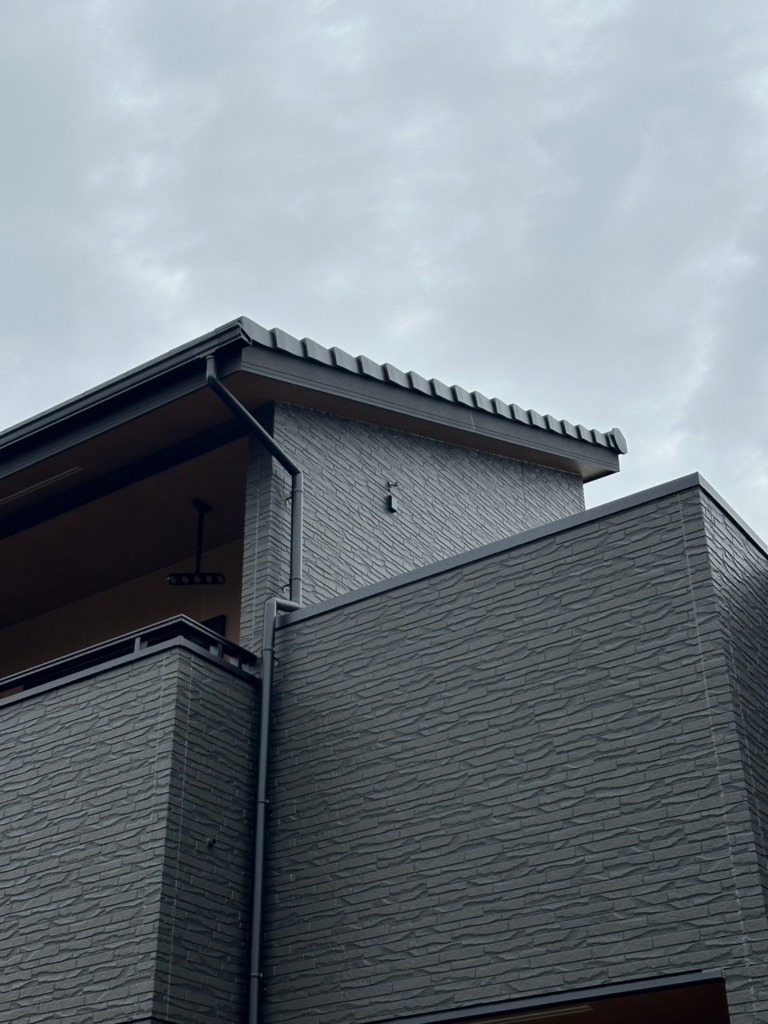 関市武芸川町高野のトカラ住建様新築　外から見えない4K8K放送対応BSとデザインアンテナ壁面工事