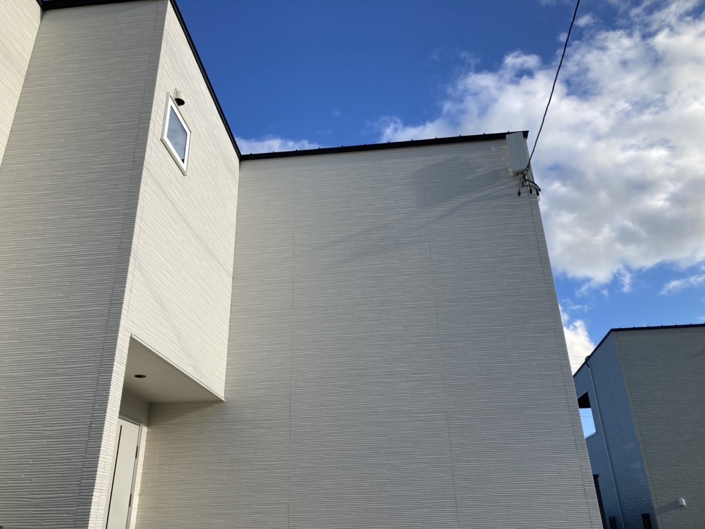 知多郡武豊町北中根のイシンホーム様新築　デザインアンテナ壁面工事