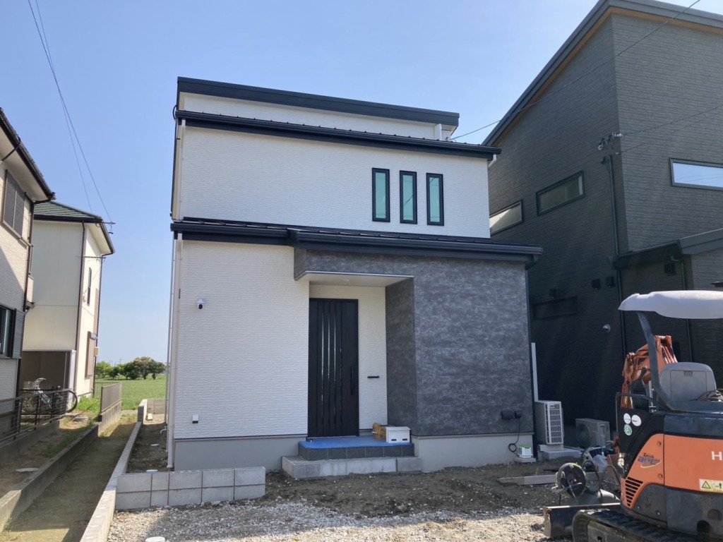 あま市森のヤマト住建様新築　4K8K対応BSとデザインアンテナ壁面工事