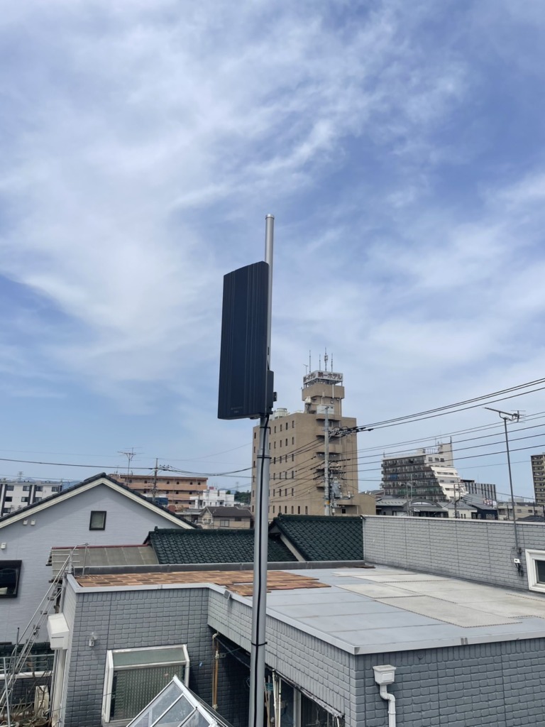 東松山市神明町のヘーベルハウス様新築　アンテナポールへデザインアンテナ工事