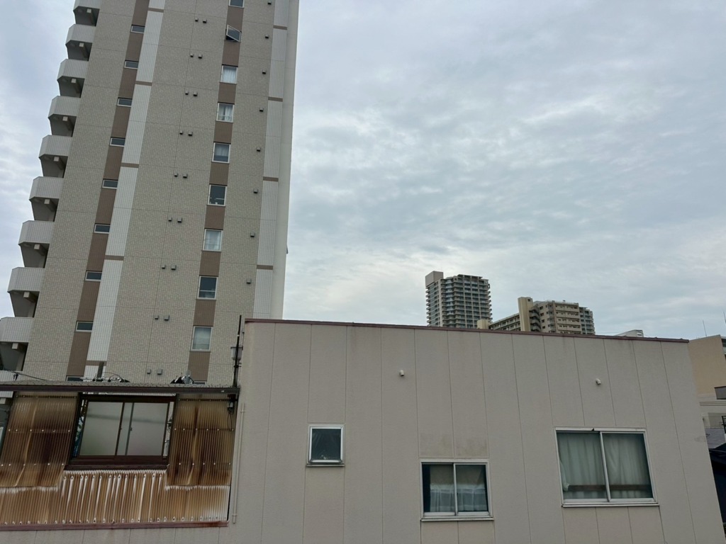 大阪市城東区野江のイシンホーム様新築 地上波デジタル放送デザインアンテナ壁面工事