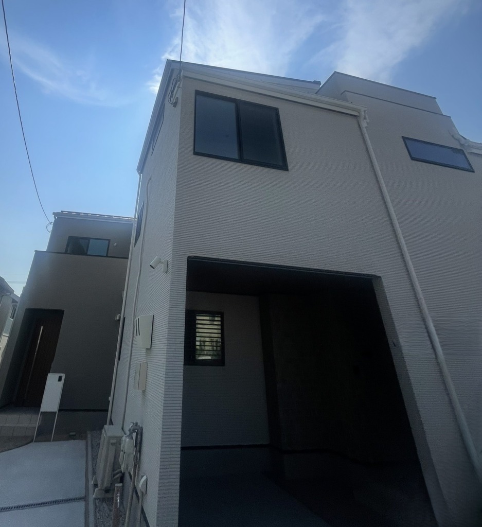 箕面市新稲のアーバンプランニング様新築　台風でも安心の地デジ屋根裏アンテナ工事
