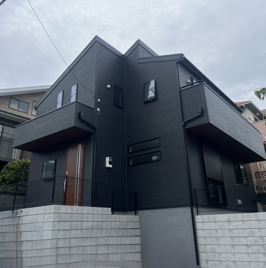横浜市戸塚区南舞岡の一建設様新築　4K8K放送対応BSと地上波デジタル放送デザインアンテナ工事