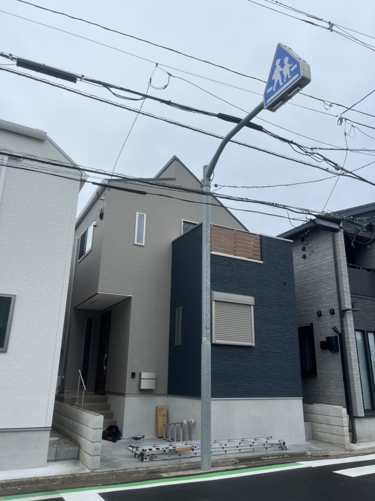 西東京市柳沢のオープンハウス様新築　地上波デジタル放送デザインアンテナ壁面工事