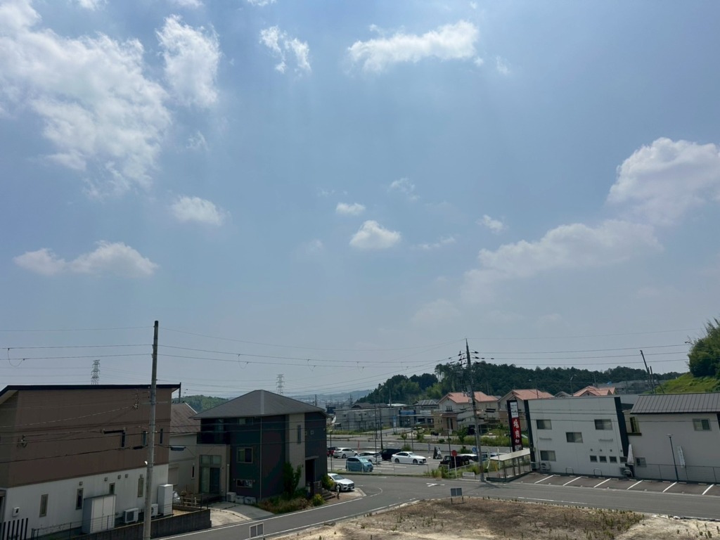 木津川市城山台のアイ工務店様新築　地上波デジタル放送デザインアンテナ壁面工事